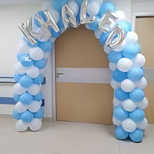 قوس بالونات كامل مع اسم البيبي 🎀