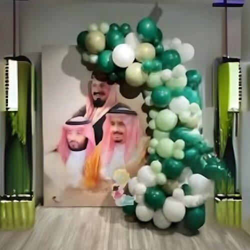 ستاند مع قوس بالونات